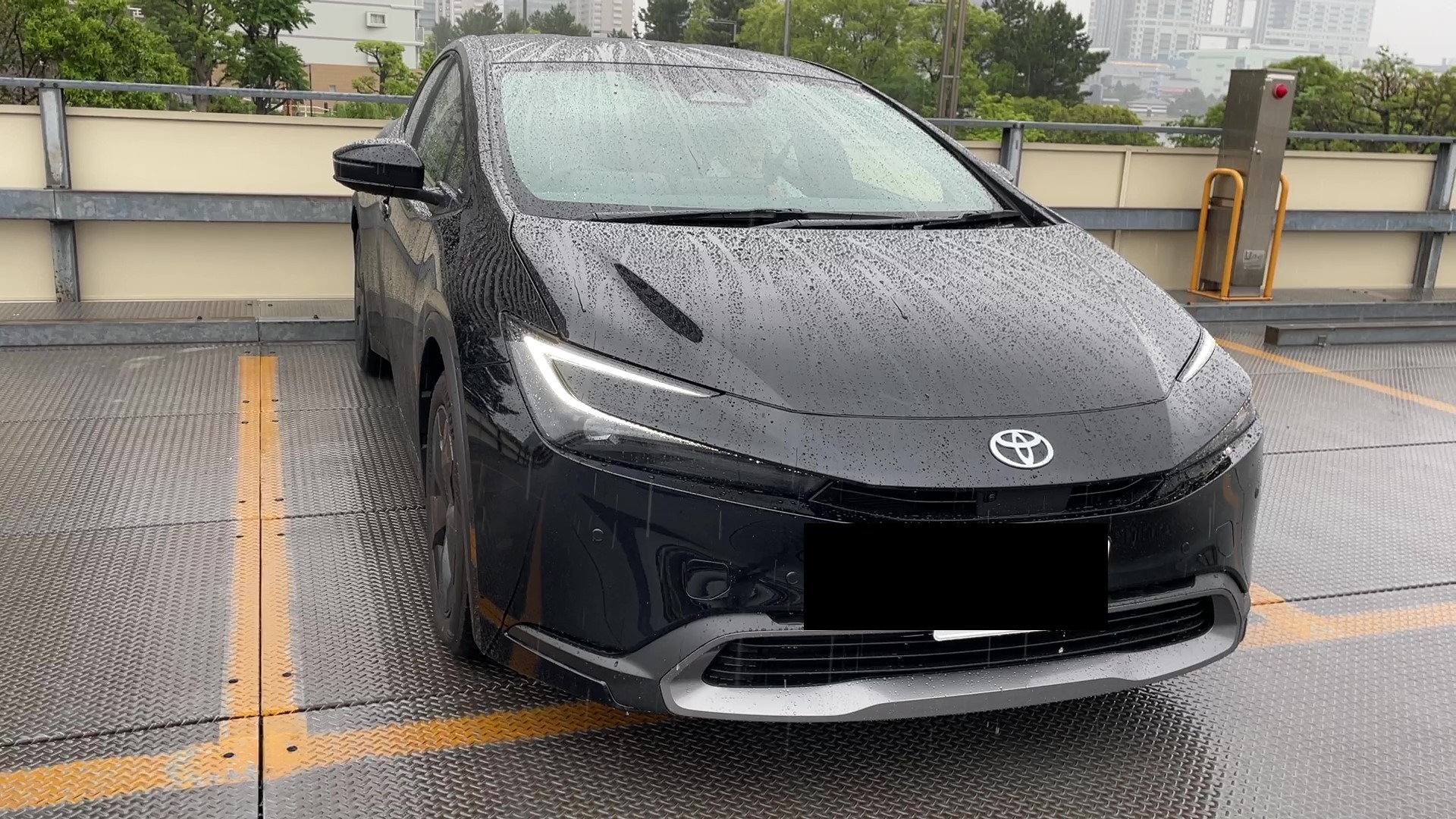 60系プリウス正面・KINTO契約中の管理人実車
